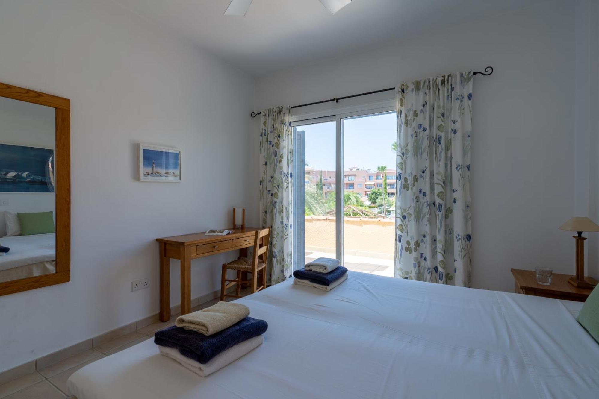 Tropical Paradise In Harbour Paphos, Central & Close To Beach ภายนอก รูปภาพ