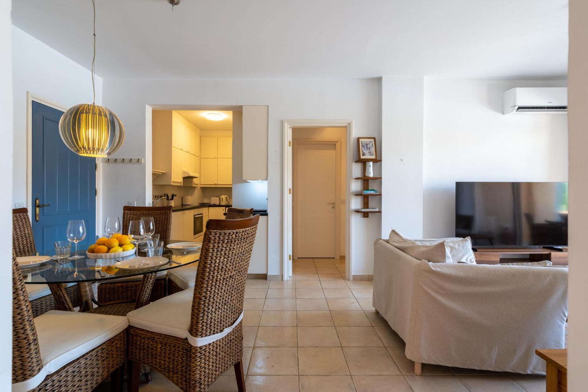 Tropical Paradise In Harbour Paphos, Central & Close To Beach ภายนอก รูปภาพ