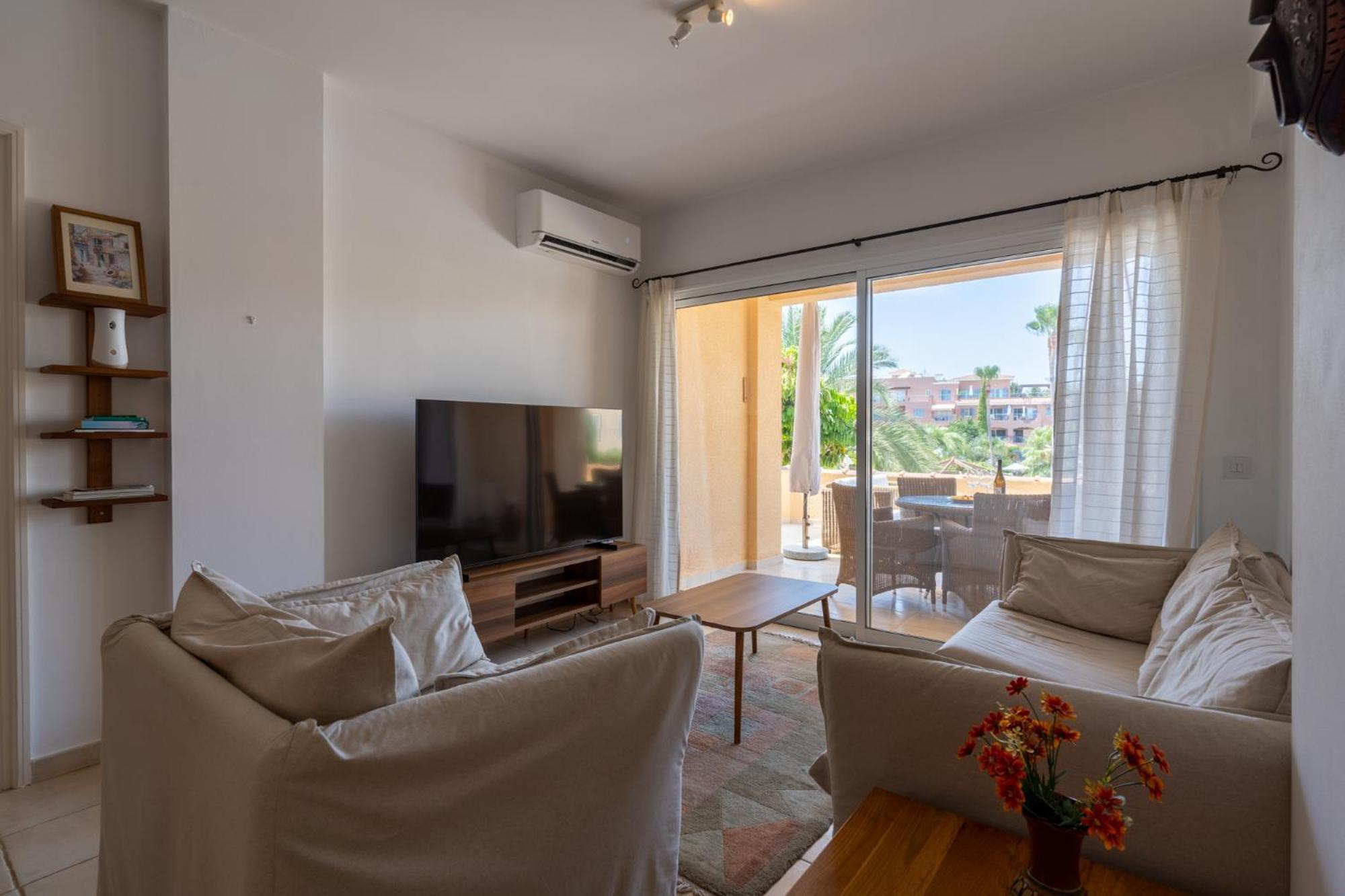 Tropical Paradise In Harbour Paphos, Central & Close To Beach ภายนอก รูปภาพ