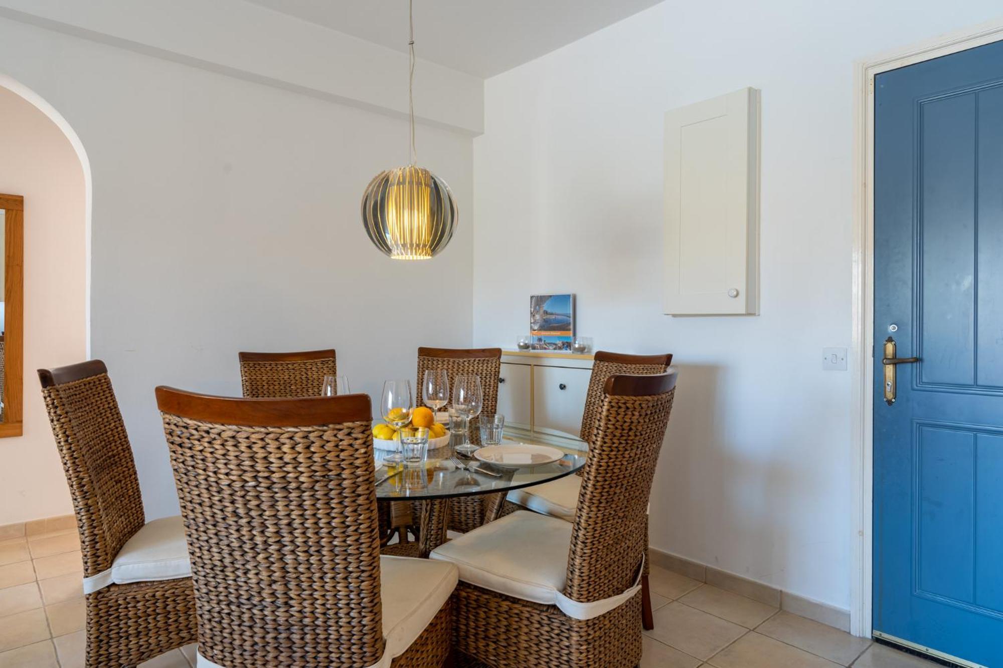 Tropical Paradise In Harbour Paphos, Central & Close To Beach ภายนอก รูปภาพ